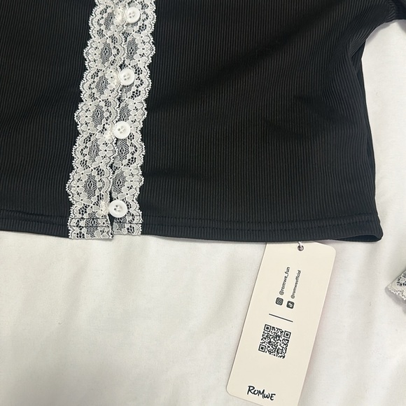 3/$30 NWT cropped long sleeve lace trim button up shirt medium - Picture 3 of 3